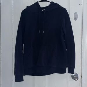 H&M Navy sweatshirt, M